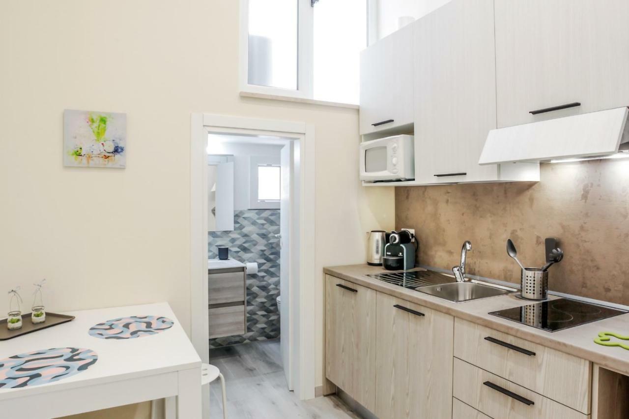 Bari Centrale Railway Station Apartment Экстерьер фото