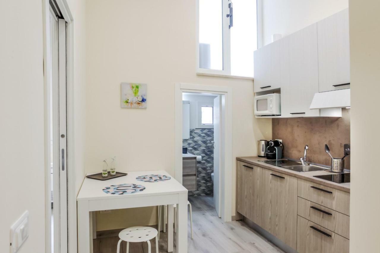 Bari Centrale Railway Station Apartment Экстерьер фото